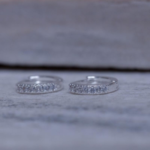 BRINCO ARGOLA P FINA CRAVEJADA BANHO PRATA