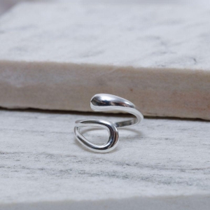 ANEL GOTA LISA E VAZADA BANHO PRATA