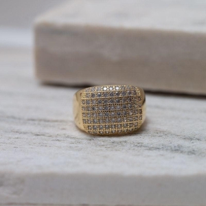 ANEL GRANDE CRAVEJADO COM ZIRCÔNIAS BANHO OURO 18K