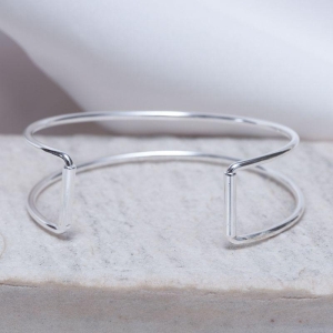 BRACELETE ABERTO LISO BANHO PRATA