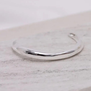 BRACELETE LISO ORGÂNICO GROSSO BANHO PRATA