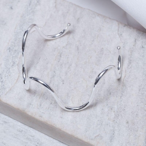 BRACELETE ONDULADO LISO GROSSO BANHO PRATA