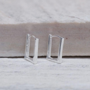 BRINCO ARGOLA RETANGULAR FINO BANHO PRATA