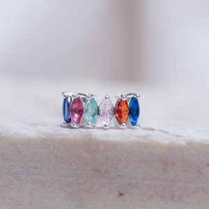 BRINCO FAKE COM PEDRAS COLORIDAS BANHO PRATA