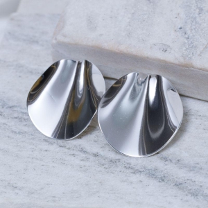 BRINCO ORGÂNICO REDONDO ONDULADO BANHO PRATA