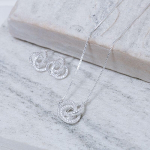 CONJUNTO CÍRCULO TRIPLO CRAVEJADO BANHO PRATA