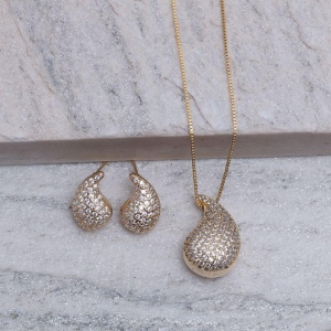 CONJUNTO GOTA ABAULADA CRAVEJADA BANHO OURO 18K