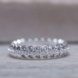 ANEL CORAÇÕES COM BOLINHAS DIAMANTADAS BANHO PRATA