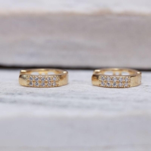 BRINCO ARGOLA FILEIRA DUPLA BANHO OURO 18K