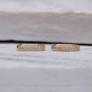 BRINCO ARGOLA OVAL CRAVEJADA P BANHO OURO 18K