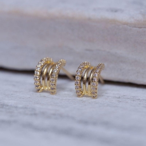 BRINCO MEIA ARGOLA CRAVEJADA BANHO OURO 18K