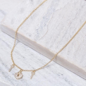 CHOKER CORAÇÃO CADEADO E CHAVE BANHO OURO 18K