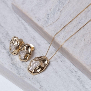 CONJUNTO ORGÂNICO COM ZIRCÔNIAS BANHO DOURADO
