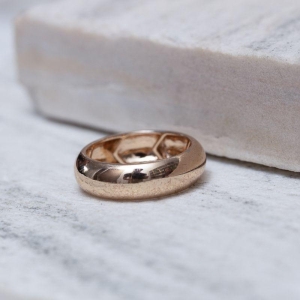 ANEL LISO ABAULADO BANHO OURO 18K
