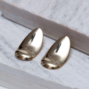 BRINCO ORGÂNICO LISO BANHO OURO 18K
