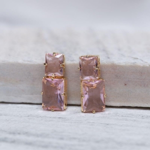 BRINCO QUADRADO DUPLO PEDRA ROSA CLARO BANHO OURO 18K