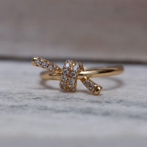 ANEL NÓZINHO CRAVEJADO CT BANHO OURO 18K