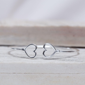 BRACELETE 2 CORAÇÕES BANHO PRATA
