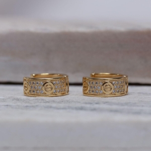 BRINCO ARGOLA CARTIER CRAVEJADA BANHO OURO 18K
