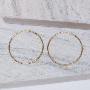 BRINCO ARGOLA FECHADA M BANHO OURO 18K