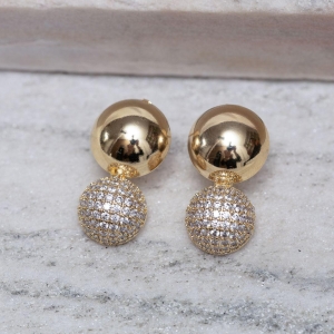 BRINCO BOLA LISA E CRAVEJADA BANHO OURO 18K
