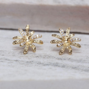 BRINCO FLOR ORGÂNICA COM ZIRCÔNIAS BANHO OURO 18K
