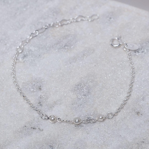 PULSEIRA INFANTIL PÉROLAS CT BANHO PRATA
