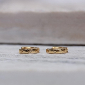 BRINCO ARGOLINHA CARTIER P OURO 18K
