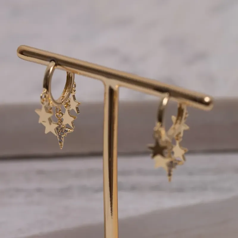 BRINCO ARGOLA COM PINGENTES ESTRELAS BANHO OURO 18K