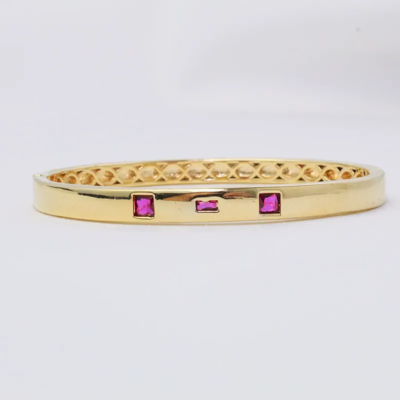 BRACELETE COM 3 ZIRCÔNIAS COR PINK BANHO OURO 18K