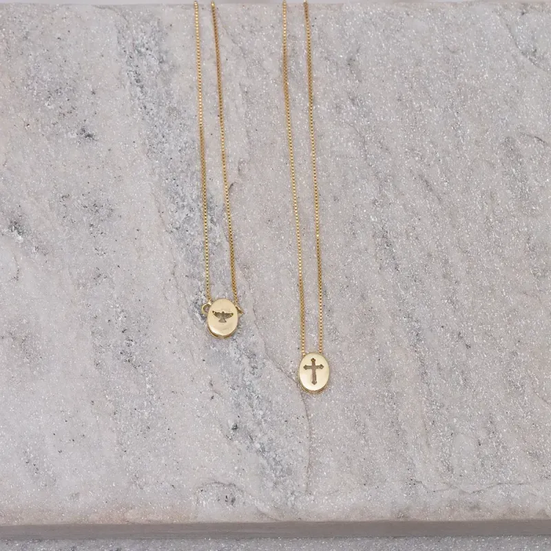 COLAR ESCAPULÁRIO ESPÍRITO SANTO E CRUZ  BANHO OURO 18K