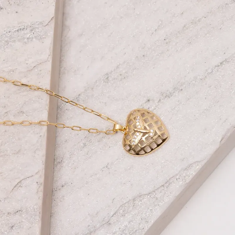 COLAR ESPÍRITO SANTO COM ZIRCÔNIAS CRISTAIS BANHO OURO 18K