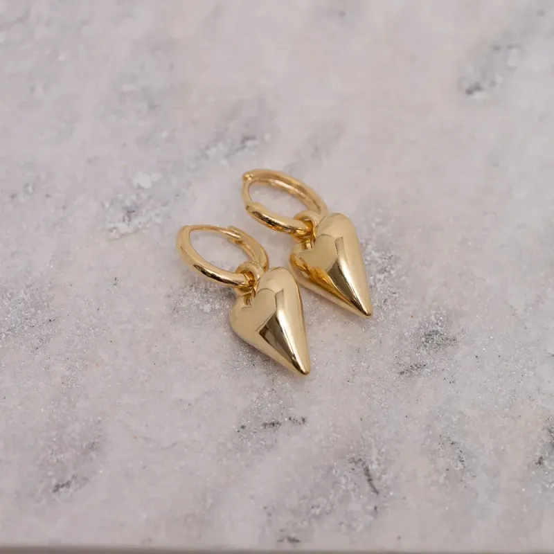 BRINCO ARGOLA COM PINGENTE CORAÇÃO BANHO OURO 18K