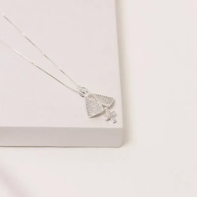 COLAR NOSSA SENHORA CRAVEJADO COM ZIRCÔNIAS BANHO PRATA