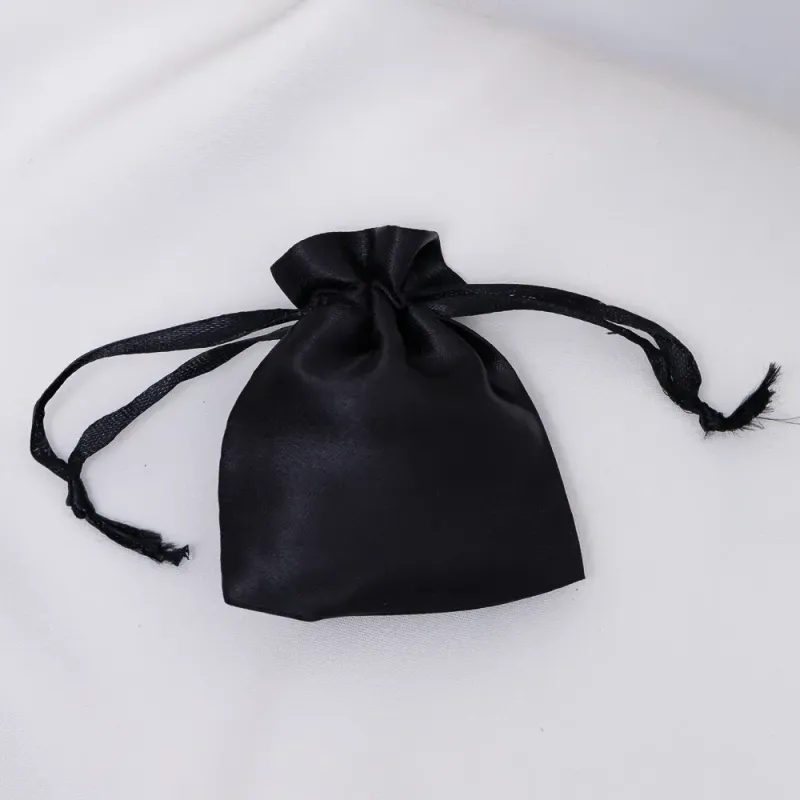 EMBALAGEM SAQUINHO EM CETIM PEQUENO COR PRETO