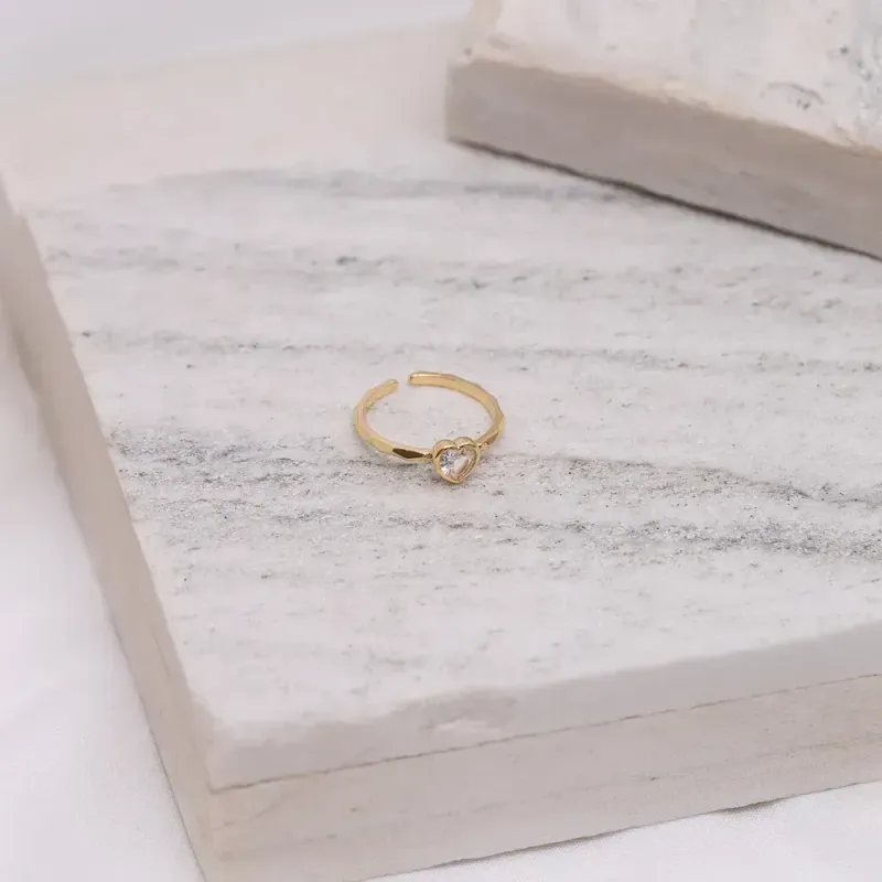 ANEL REGULÁVEL CORAÇÃO PEDRA CRISTAL  BANHO OURO 18K