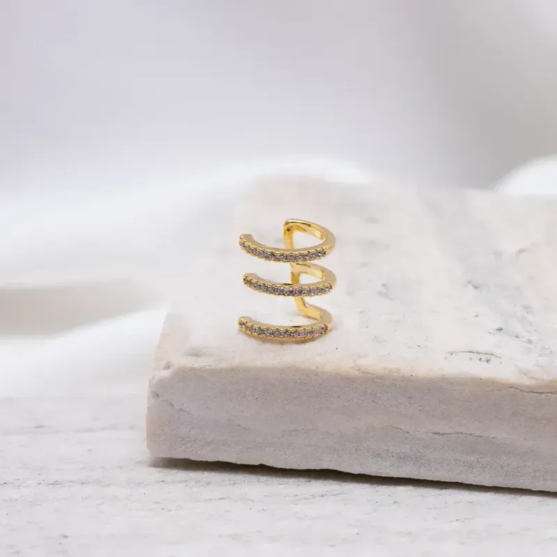 BRINCO FAKE TRÊS FILEIRAS COM ZIRCÔNIAS BANHO OURO 18K