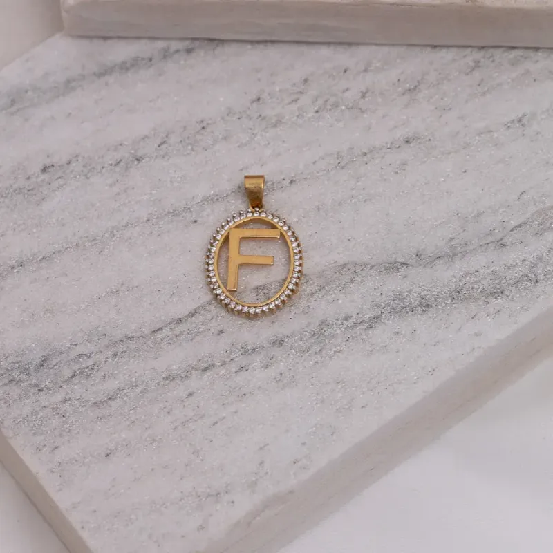 PINGENTE LETRA F COM ZIRCÔNIA BANHO OURO 18K