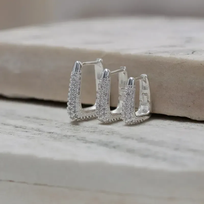 BRINCO ARGOLA QUADRADA P COM ZIRCÔNIA BANHO PRATA
