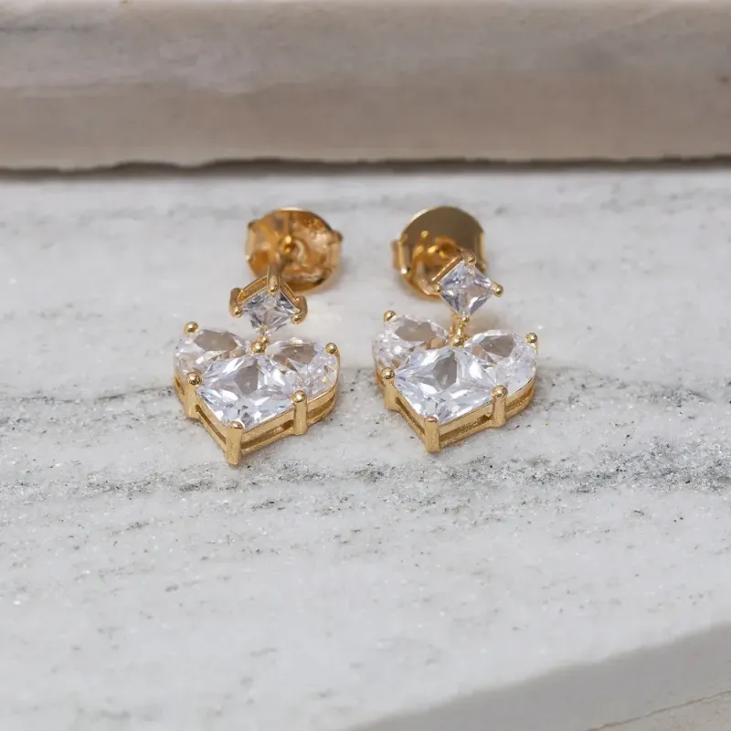 BRINCO CORAÇÃO COM PEDRA CRISTAL BANHO OURO 18K