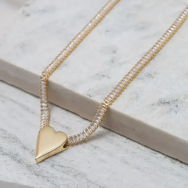 CHOKER RIVIERA COM PINGENTE CORAÇÃO DOURADO BANHO OURO 18K