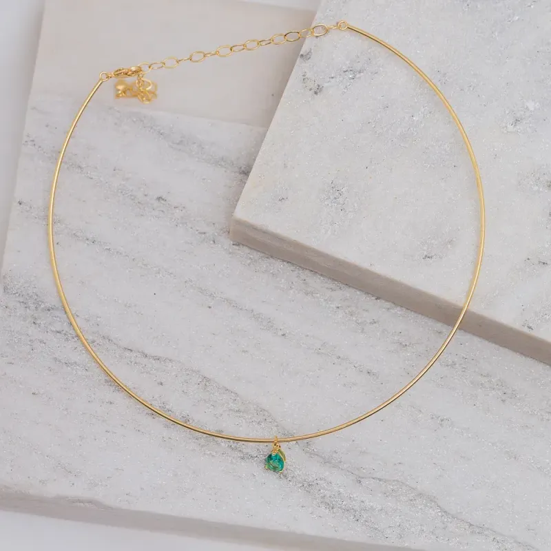COLAR ARO COM PINGENTE GOTA VERDE BANHO OURO 18K