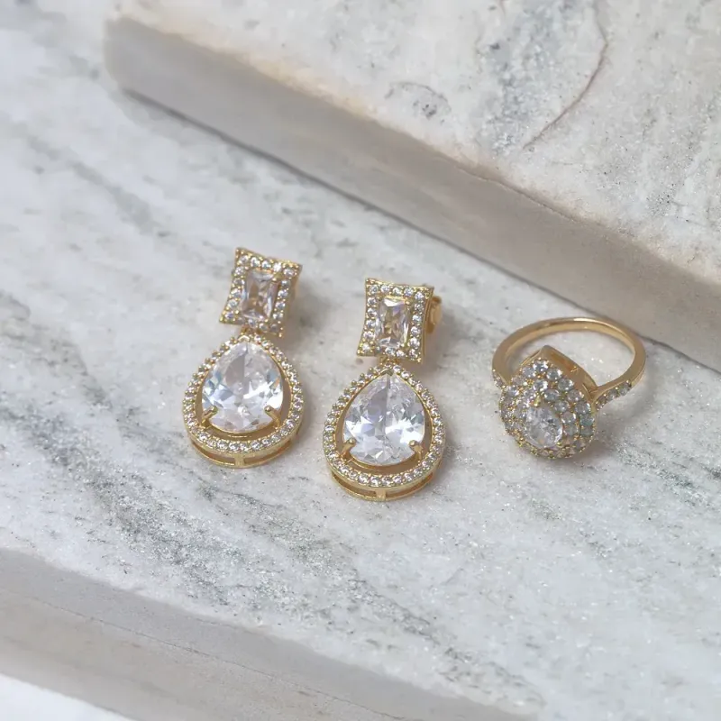 CONJUNTO BRINCO E ANEL COM ZIRCÔNIA E GOTA CRISTAL BANHO OURO 18K