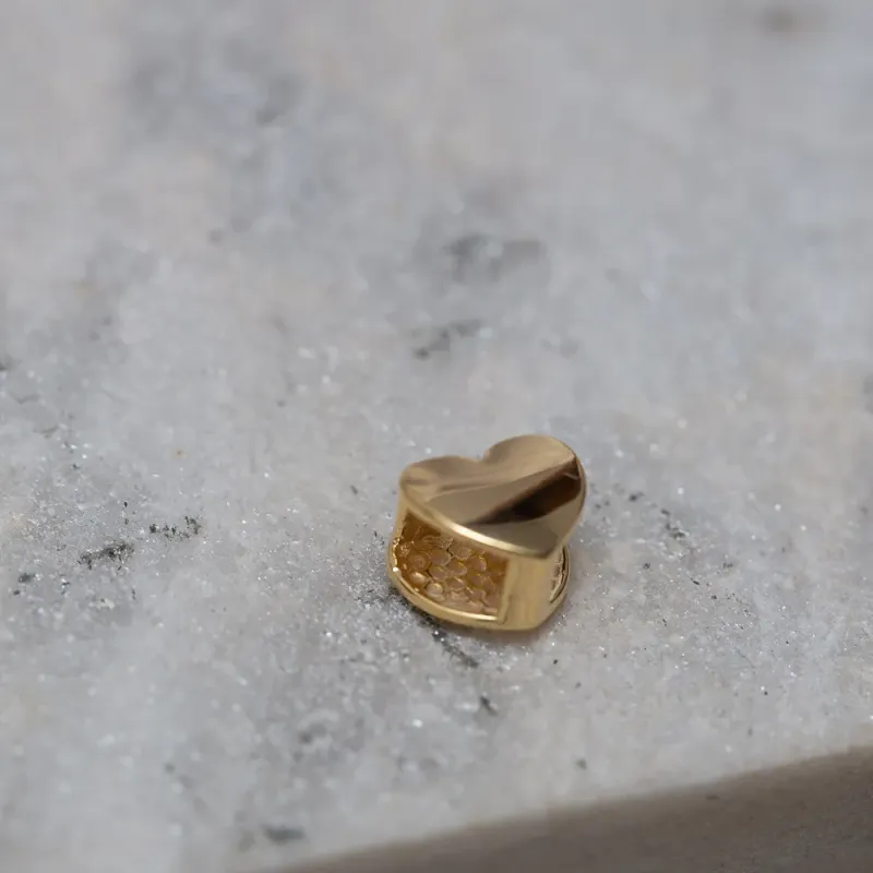 PINGENTE CORAÇÃO LISO P BANHO OURO 18K