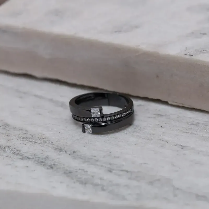 ANEL DUPLO COM FIO DE ZIRCÔNIA BANHO RÓDIO NEGRO