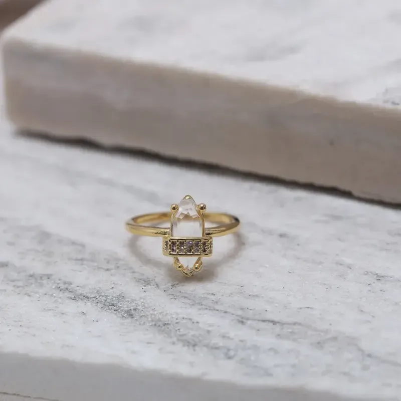 ANEL HEXÁGONO COM PEDRA CRISTAL BANHO OURO 18K