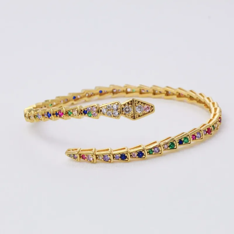 BRACELETE COBRA CRAVEJADO COM ZIRCÔNIAS COLORIDAS BANHO OURO 18K