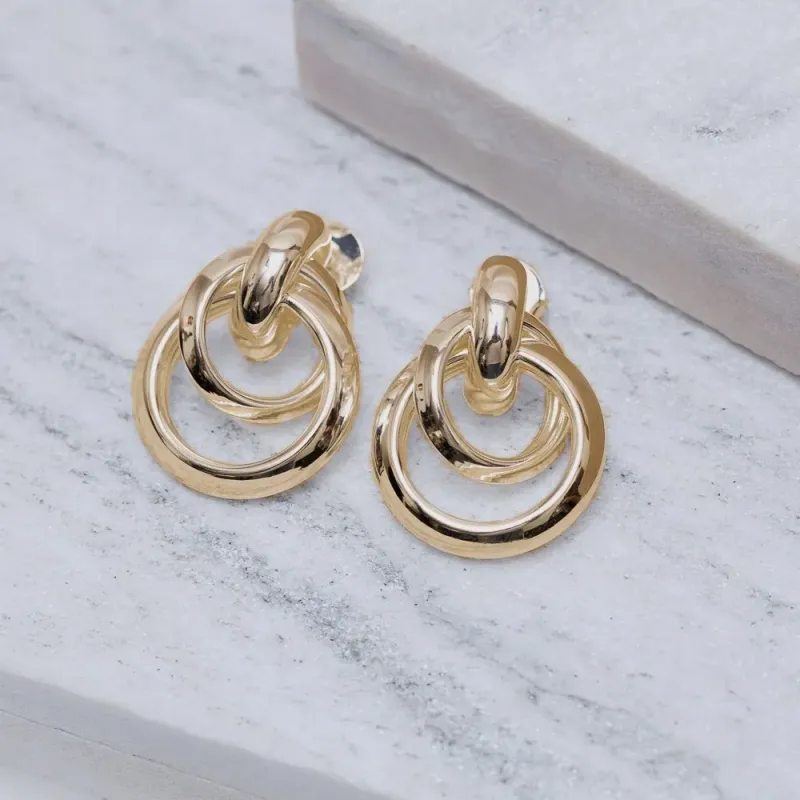 BRINCO ARGOLA TRIPLA LISA M BANHO OURO 18K