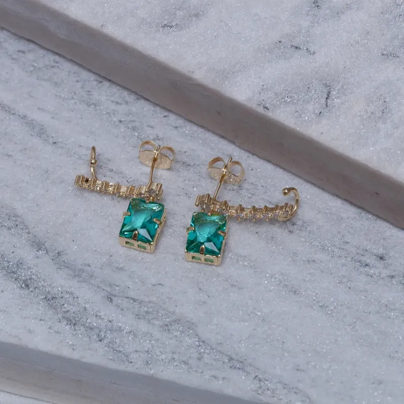 BRINCO EAR CUFF COM PEDRA VERDE TIFFANY BANHO OURO 18K