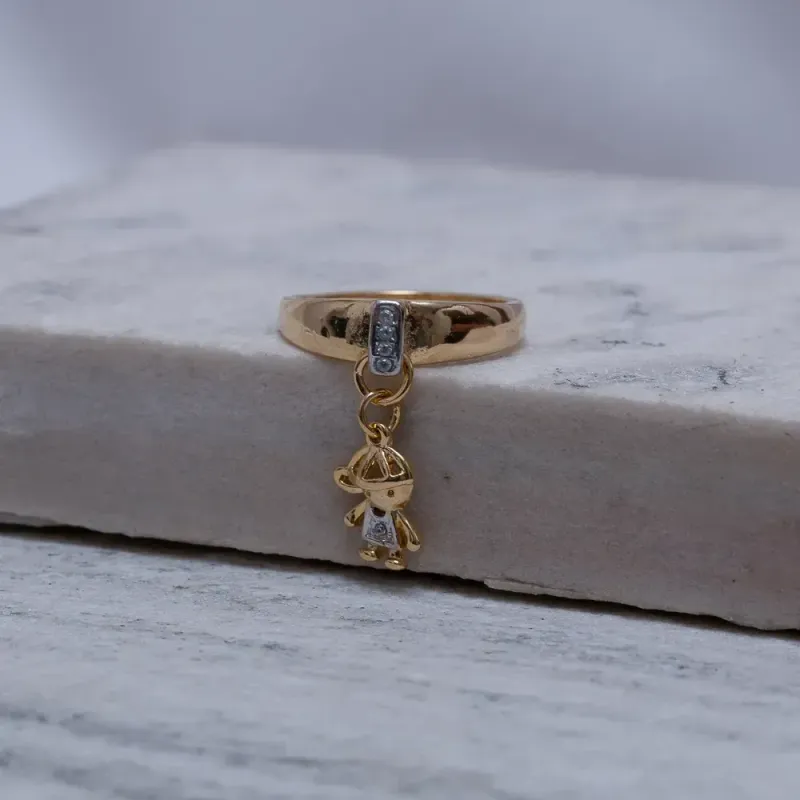 ANEL FILHOS MENINO COM BONÉ BANHO OURO 18K
